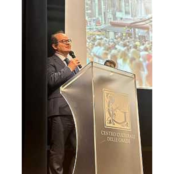 Il vicegovernatore del Fvg Mario Anzil interviene all'Happaning "Semi di speranza: costruire la pace in tempo di guerra" a Udine. - Il vicegovernatore del Fvg Mario Anzil interviene all'Happaning "Semi di speranza: costruire la pace in tempo di guerra" a Udine.