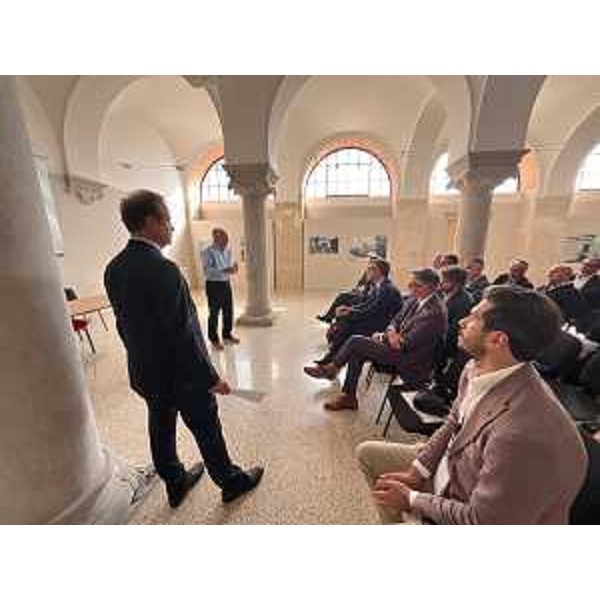 L'assessore regionale alle Autonomie locali e sicurezza Pierpaolo Roberti alla presentazione all'Autorità di sistema portuale del mare Adriatico orientale dei prodotti sviluppati dalle imprese facenti parte della delegazione della Virginia guidata dallo Sbdc, alla presenza, tra gli altri, del console generale degli Usa in Italia Douglass Benning - L'assessore regionale alle Autonomie locali e sicurezza Pierpaolo Roberti alla presentazione all'Autorità di sistema portuale del mare Adriatico orientale dei prodotti sviluppati dalle imprese facenti parte della delegazione della Virginia guidata dallo Sbdc, alla presenza, tra gli altri, del console generale degli Usa in Italia Douglass Benning