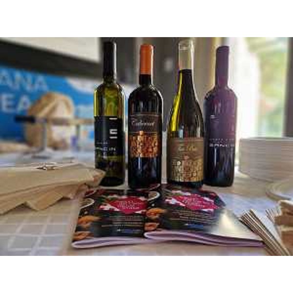 Alcuni prodotti tipici del Carso. - Alcuni prodotti tipici del Carso.