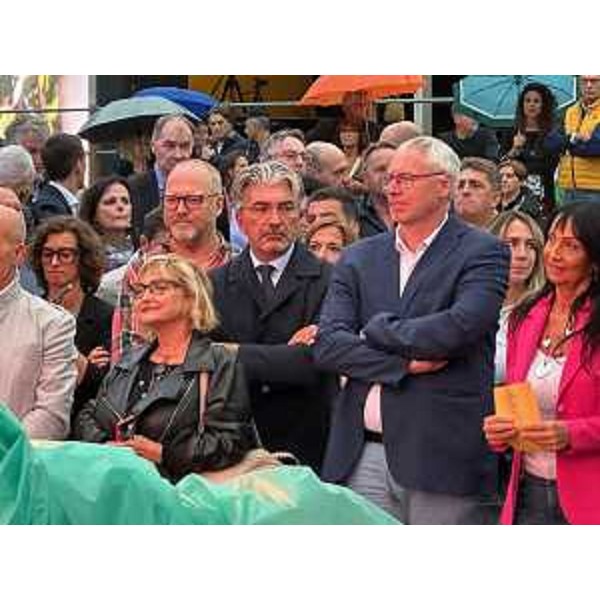 Il presidente Bordin (secondo da destra) accanto all'europarlamentare Anna Maria Cisint e ai consiglieri regionali Antonio Calligaris e Laura Fasiolo - Il presidente Bordin (secondo da destra) accanto all'europarlamentare Anna Maria Cisint e ai consiglieri regionali Antonio Calligaris e Laura Fasiolo