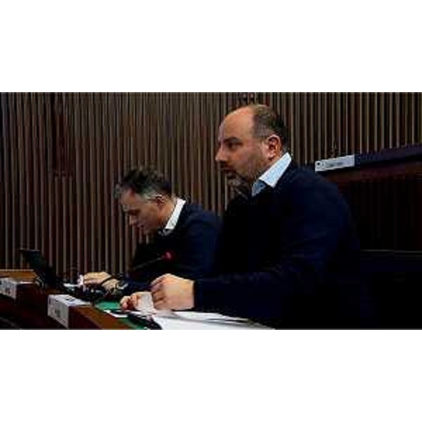 In primo piano Diego Moretti, con Massimo Mentil (Pd) - In primo piano Diego Moretti, con Massimo Mentil (Pd)