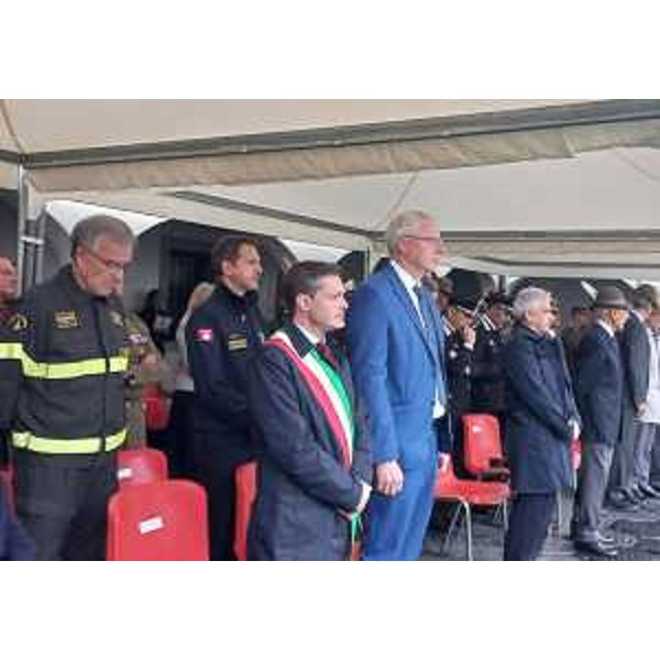 Il presidente Bordin accanto al vicesindaco di Udine, Alessandro Venanzi, durante la cerimonia - Il presidente Bordin accanto al vicesindaco di Udine, Alessandro Venanzi, durante la cerimonia