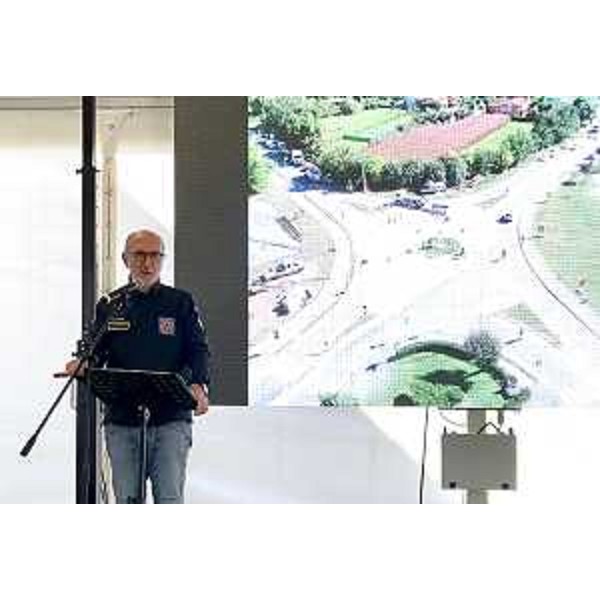 L'intervento dell'assessore regionale Riccardo Riccardi durante la cerimonia per il 35 anni della sezione di Fontanafredda della Protezione civile - L'intervento dell'assessore regionale Riccardo Riccardi durante la cerimonia per il 35 anni della sezione di Fontanafredda della Protezione civile