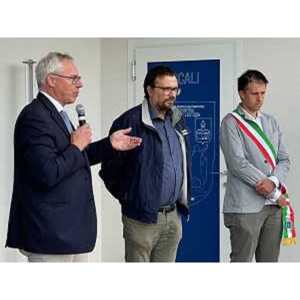 Il presidente del Cr Fvg, Mauro Bordin, il presidente della polisportiva Lestizza, Luigi Contento, e l'assessore comunale Alan Truccolo - Il presidente del Cr Fvg, Mauro Bordin, il presidente della polisportiva Lestizza, Luigi Contento, e l'assessore comunale Alan Truccolo