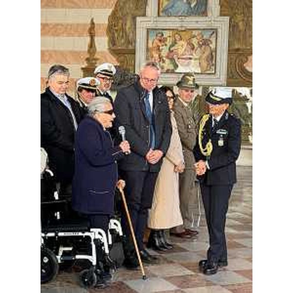 L'intervento di Paola Del Din, medaglia d'oro al valor militare. Accanto a lei il presidente Bordin - L'intervento di Paola Del Din, medaglia d'oro al valor militare. Accanto a lei il presidente Bordin