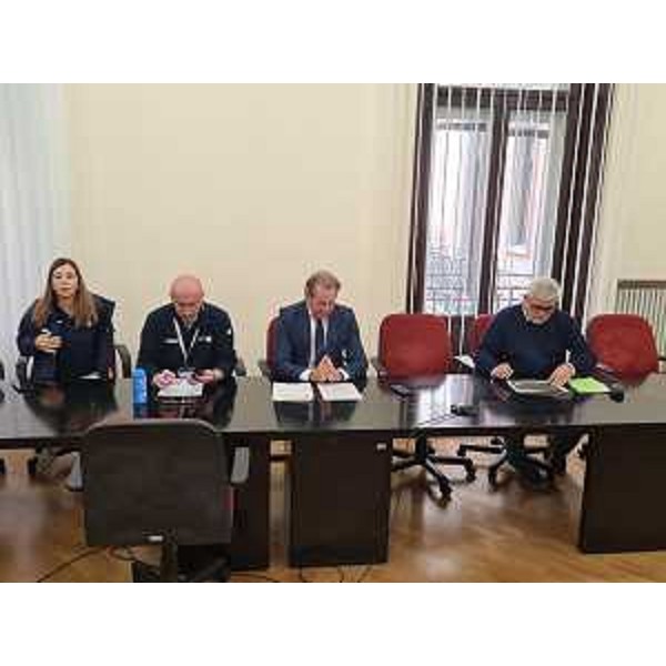 La conferenza stampa di Trieste sul tema amianto con l'assessore Scoccimarro - La conferenza stampa di Trieste sul tema amianto con l'assessore Scoccimarro