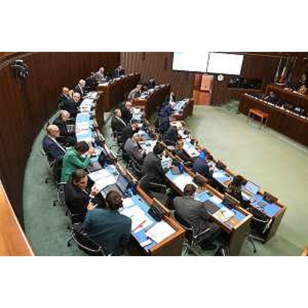 I lavori durante la seduta del Consiglio regionale - I lavori durante la seduta del Consiglio regionale