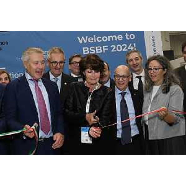 Gli assessori Rosolen e Bini al taglio del nastro di Bsbf a Trieste - Gli assessori Rosolen e Bini al taglio del nastro di Bsbf a Trieste