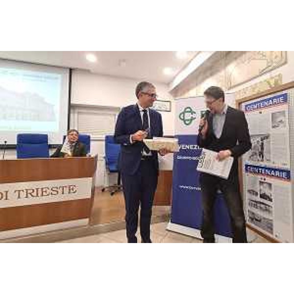 L'assessore Roberti (a sinistra) all'edizione 2024 di Juventussi - L'assessore Roberti (a sinistra) all'edizione 2024 di Juventussi