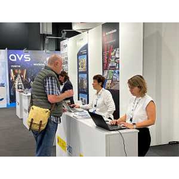 Uno degli stand all'interno del Generali convention center di Trieste - Uno degli stand all'interno del Generali convention center di Trieste