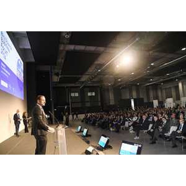 L'intervento del governatore del Friuli Venezia Giulia Massimiliano Fedriga in apertura della seconda giornata del Big Science Business Forum 2024. - L'intervento del governatore del Friuli Venezia Giulia Massimiliano Fedriga in apertura della seconda giornata del Big Science Business Forum 2024.