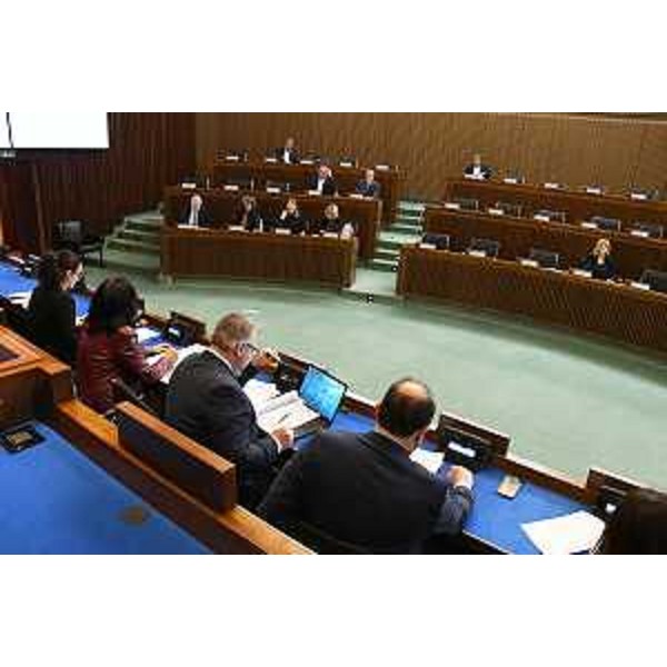 Una fase dei lavori durante la V Commissione - Una fase dei lavori durante la V Commissione