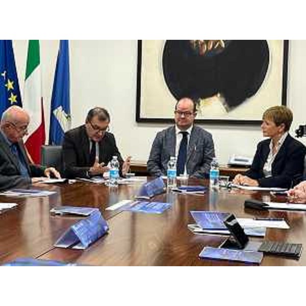 Il vicegovernatore con delega a Cultura e Sport, Mario Anzil, durante la conferenza stampa di presentazione della stagione 2024/2025 del nuovo teatro Paolo Maurensig a Tavagnacco - Il vicegovernatore con delega a Cultura e Sport, Mario Anzil, durante la conferenza stampa di presentazione della stagione 2024/2025 del nuovo teatro Paolo Maurensig a Tavagnacco