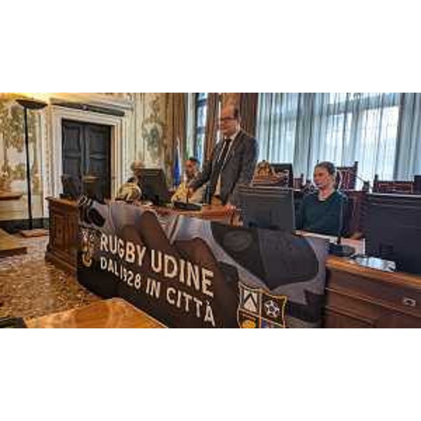 Il vicepresidente con delega a Cultura e sport del Friuli Venezia Giulia Mario Anzil alla presentazione delle nuove idee progettuali e strategiche per il rilancio della società "Rugby Udine" nel panorama sportivo udinese e regionale - Il vicepresidente con delega a Cultura e sport del Friuli Venezia Giulia Mario Anzil alla presentazione delle nuove idee progettuali e strategiche per il rilancio della società "Rugby Udine" nel panorama sportivo udinese e regionale
