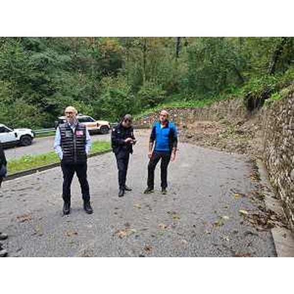 L'assessore regionale con delega alla Protezione civile Riccardo Riccardi a Frisanco - L'assessore regionale con delega alla Protezione civile Riccardo Riccardi a Frisanco