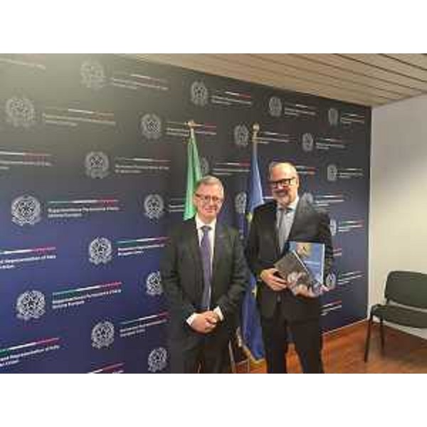 L'assessore Zannier e l'ambasciaotre Verrecchia - L'assessore Zannier e l'ambasciaotre Verrecchia