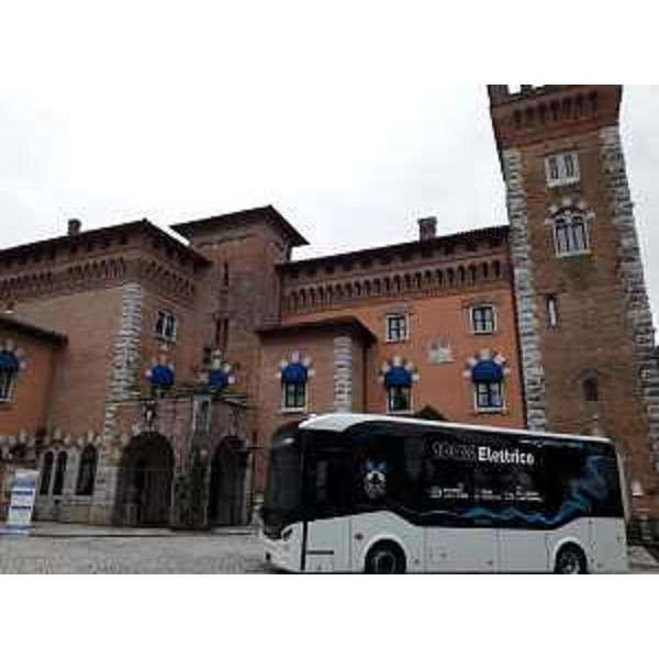 L'esterno del castello di Spessa dove si è svolto il convegno organizzato da Asstra. - L'esterno del castello di Spessa dove si è svolto il convegno organizzato da Asstra.