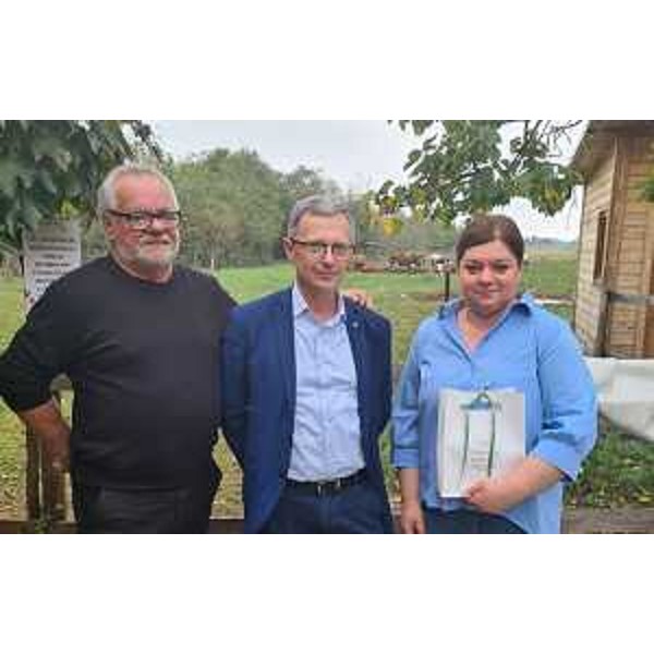 L'assessore Zannier con la famiglia Zoff - L'assessore Zannier con la famiglia Zoff