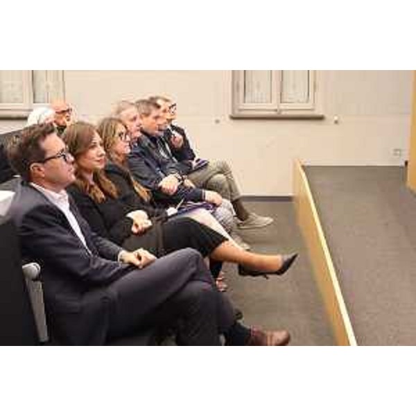 La prima fila in cui si riconoscono i consiglieri regionali Igor Treleani e Manuela Celotti - La prima fila in cui si riconoscono i consiglieri regionali Igor Treleani e Manuela Celotti