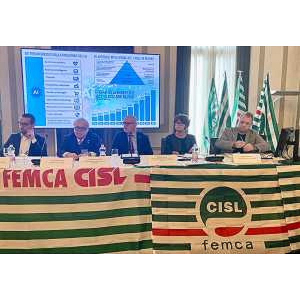 L'assessore regionale Alessia Rosolen durante il convegno della Femca Cisl svoltosi a Pordenone dedicato all'intelligenza artificiale - L'assessore regionale Alessia Rosolen durante il convegno della Femca Cisl svoltosi a Pordenone dedicato all'intelligenza artificiale