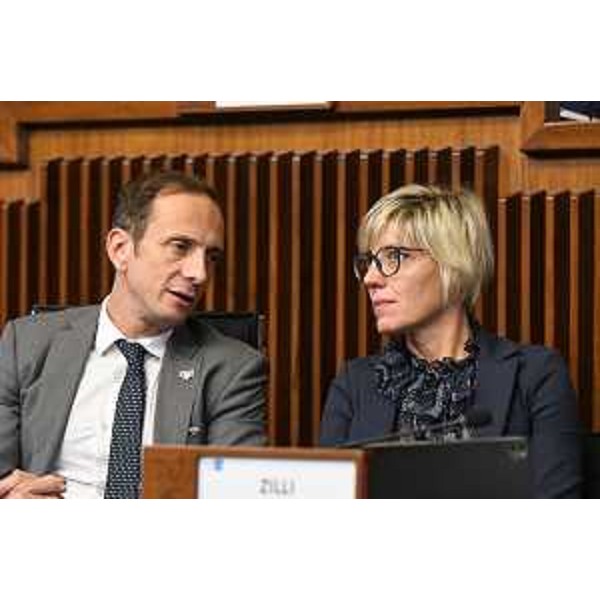 Lassessore alle Finanze Barbara Zilli insieme al governatore Fedriga. - Lassessore alle Finanze Barbara Zilli insieme al governatore Fedriga.
