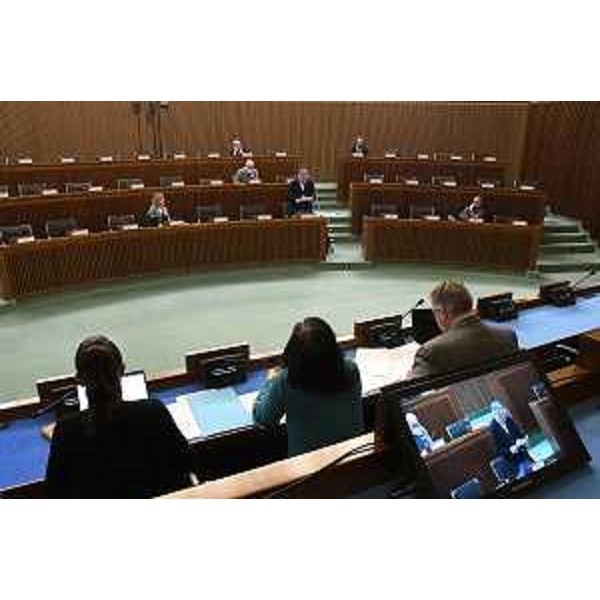 Uno scatto durante i lavori della V Commissione - Uno scatto durante i lavori della V Commissione