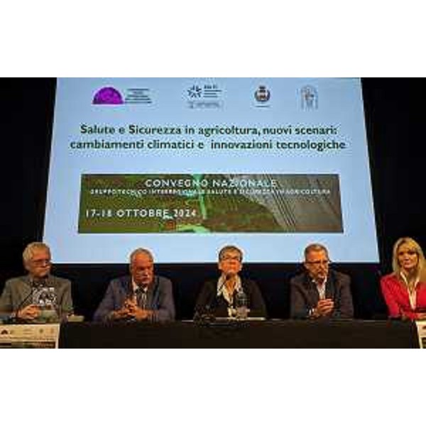 L'assessore alle Risorse agroalimentari, forestali e ittiche del Friuli Venezia Giulia Stefano Zannier al convegno nazionale "Salute e sicurezza in agricoltura, nuovi scenari: cambiamenti climatici e innovazioni tecnologiche". - L'assessore alle Risorse agroalimentari, forestali e ittiche del Friuli Venezia Giulia Stefano Zannier al convegno nazionale "Salute e sicurezza in agricoltura, nuovi scenari: cambiamenti climatici e innovazioni tecnologiche".