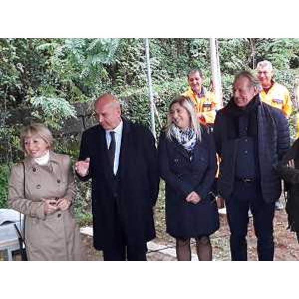 Un momento della presentazione. Oltre all'assessore Amirante, presente anche (primo da destra) l'assessore alla Difesa dell'ambiente Fabio Scoccimarro. - Un momento della presentazione. Oltre all'assessore Amirante, presente anche (primo da destra) l'assessore alla Difesa dell'ambiente Fabio Scoccimarro.