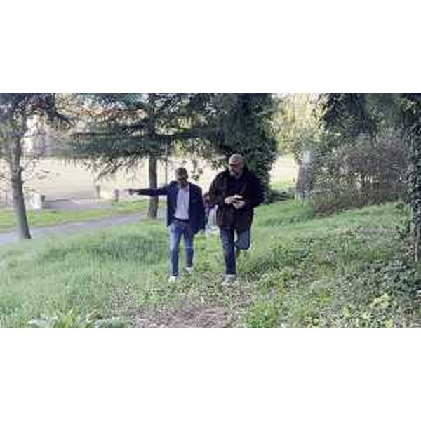 L'assessore regionale alle Autonomie locali Pierpaolo Roberti, durante il sopralluogo nel comprensorio della ex Caserma Vittorio Emanuele III, in via Revoltella a Trieste. - L'assessore regionale alle Autonomie locali Pierpaolo Roberti, durante il sopralluogo nel comprensorio della ex Caserma Vittorio Emanuele III, in via Revoltella a Trieste.