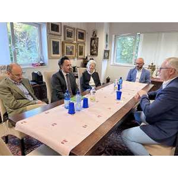 L'incontro in azienda tra il presidente Bordin e i vertici di Ceccarelli Group. - L'incontro in azienda tra il presidente Bordin e i vertici di Ceccarelli Group.