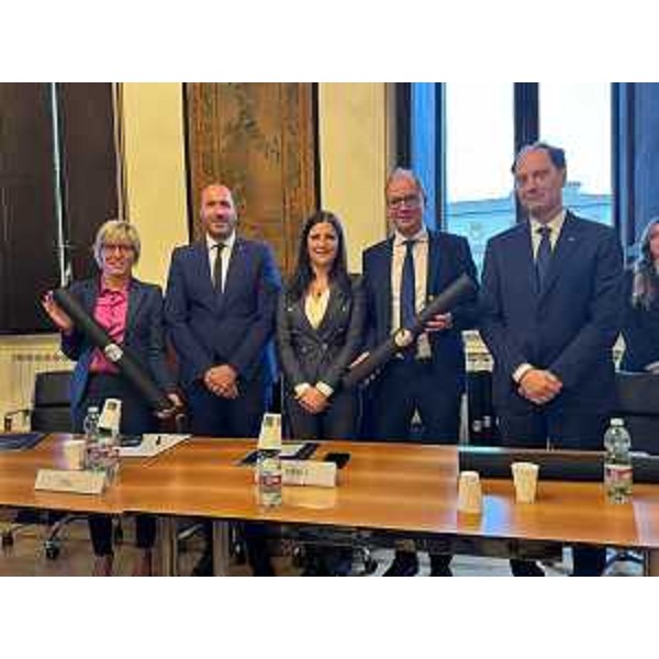 Foto di gruppo delle autorità per l'evento conclusivo della mostra sull'era Kennedy - Foto di gruppo delle autorità per l'evento conclusivo della mostra sull'era Kennedy