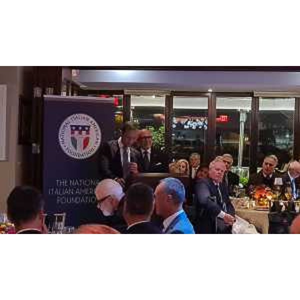 Il governatore Fedriga allevento nella cornice del Cafè Milano di Washington durante uil quale sono stati presentati alcuni dei migliori prodotti tipici della nostra regione al mercato Usa - Il governatore Fedriga allevento nella cornice del Cafè Milano di Washington durante uil quale sono stati presentati alcuni dei migliori prodotti tipici della nostra regione al mercato Usa