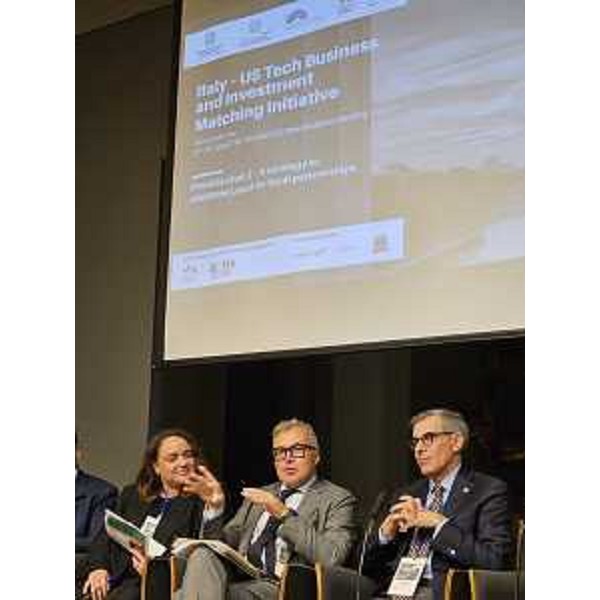 L'assessore Bini sul palco dell'Italy-Us Tech Business & Investment Matching Initiative - L'assessore Bini sul palco dell'Italy-Us Tech Business & Investment Matching Initiative