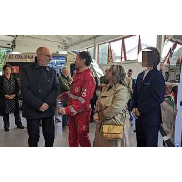 L'assessore Riccardi (a sinistra nella foto) - L'assessore Riccardi (a sinistra nella foto)