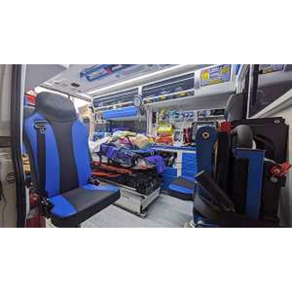 Interno della nuova ambulanza - Interno della nuova ambulanza