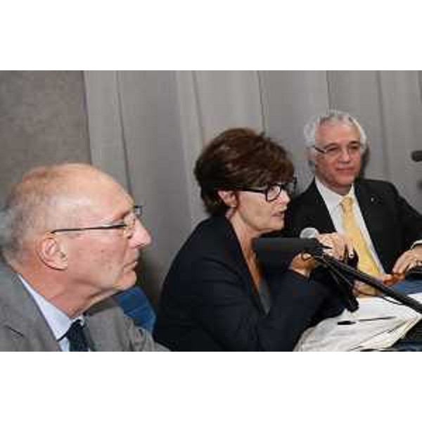 L'assessore regionale Alessia Rosolen tra Diego Antonini e Alberto Steindler - L'assessore regionale Alessia Rosolen tra Diego Antonini e Alberto Steindler