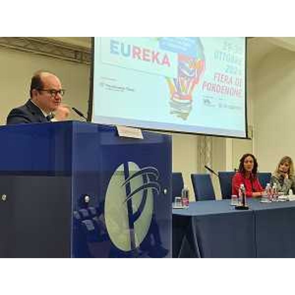 Il vicegovernatore Fvg Mario Anzil nel suo intervento di saluto all'avvio di Eureka alla Fiera di Pordenone - Il vicegovernatore Fvg Mario Anzil nel suo intervento di saluto all'avvio di Eureka alla Fiera di Pordenone