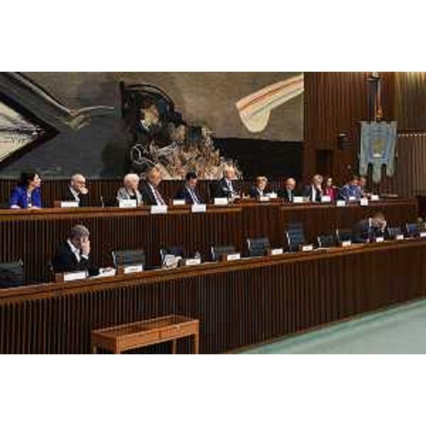 Il presidente del Cr Mauro Bordin assieme ai presidenti delle associazioni dei corregionali all'estero - Il presidente del Cr Mauro Bordin assieme ai presidenti delle associazioni dei corregionali all'estero