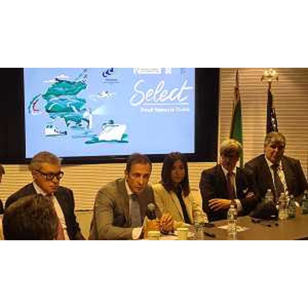 Lincontro svoltosi nella sede di Intesa Sanpaolo a New York, durante il quale il governatore Massimiliano Fedriga e lassessore regionale alle Attività produttive e turismo Sergio Emidio Bini hanno avuto modo di presentare le opportunità dinvestimento in Friuli Venezia Giulia. - Lincontro svoltosi nella sede di Intesa Sanpaolo a New York, durante il quale il governatore Massimiliano Fedriga e lassessore regionale alle Attività produttive e turismo Sergio Emidio Bini hanno avuto modo di presentare le opportunità dinvestimento in Friuli Venezia Giulia.