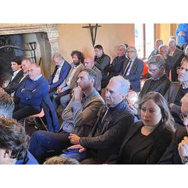 I consiglieri regionali Manuela Celotti, Roberto Novelli, Massimo Moretruzzo e Moreno Lirutti durante il convegno al Castello d'Arcano - I consiglieri regionali Manuela Celotti, Roberto Novelli, Massimo Moretruzzo e Moreno Lirutti durante il convegno al Castello d'Arcano