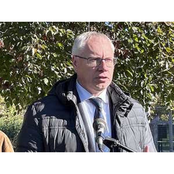 Il presidente del Cr Fvg, Mauro Bordin, durante la cerimonia del 4 novembre a Palazzolo dello Stella - Il presidente del Cr Fvg, Mauro Bordin, durante la cerimonia del 4 novembre a Palazzolo dello Stella