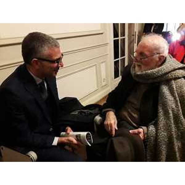 Ancora l'assessore Roberti con Giorgio Celiberti. - Ancora l'assessore Roberti con Giorgio Celiberti.