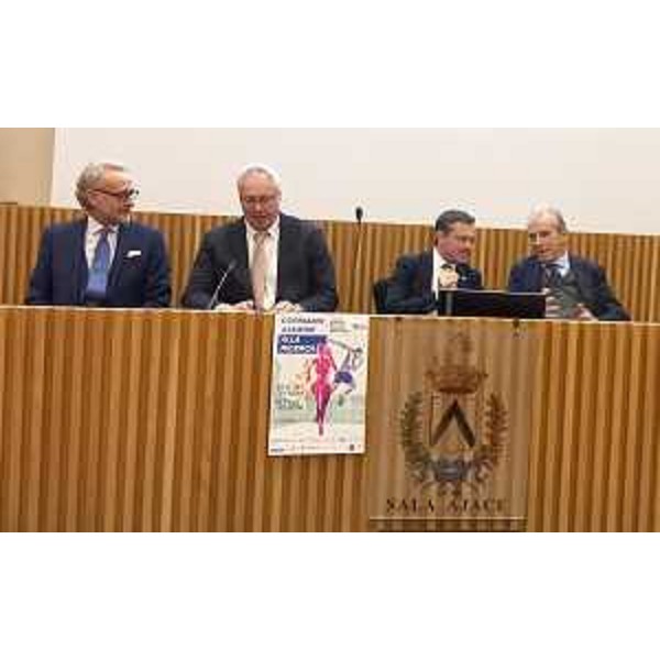 Il tavolo dei relatori: da destra Marco De Eccher, presidente del comitato organizzatore, il vicesindaco di Udine Alessandro Venanzi, il presidente Bordin e Cosimo Lenti di Bnl-Bnp Paribas - Il tavolo dei relatori: da destra Marco De Eccher, presidente del comitato organizzatore, il vicesindaco di Udine Alessandro Venanzi, il presidente Bordin e Cosimo Lenti di Bnl-Bnp Paribas
