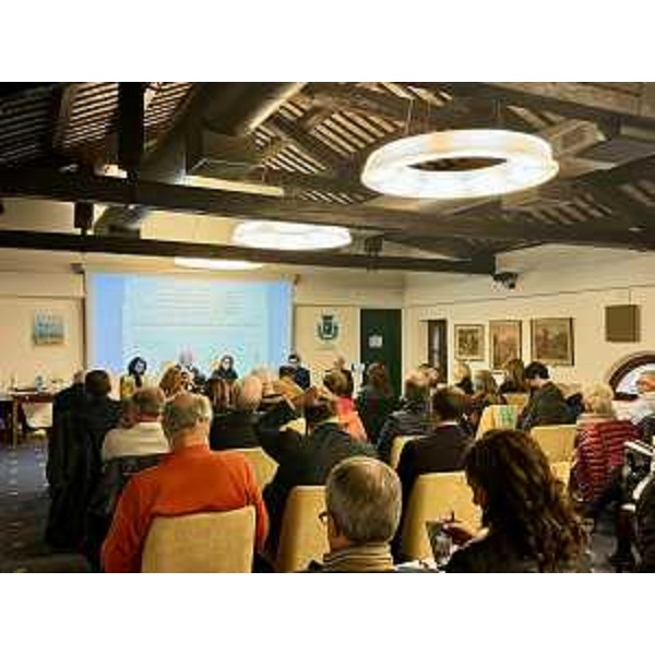 La sala di villa Nachini Cabassi che ha ospitato il La sala di villa Nachini Cabassi che ha ospitato il convegno sui contratti di fiume - La sala di villa Nachini Cabassi che ha ospitato il La sala di villa Nachini Cabassi che ha ospitato il convegno sui contratti di fiume