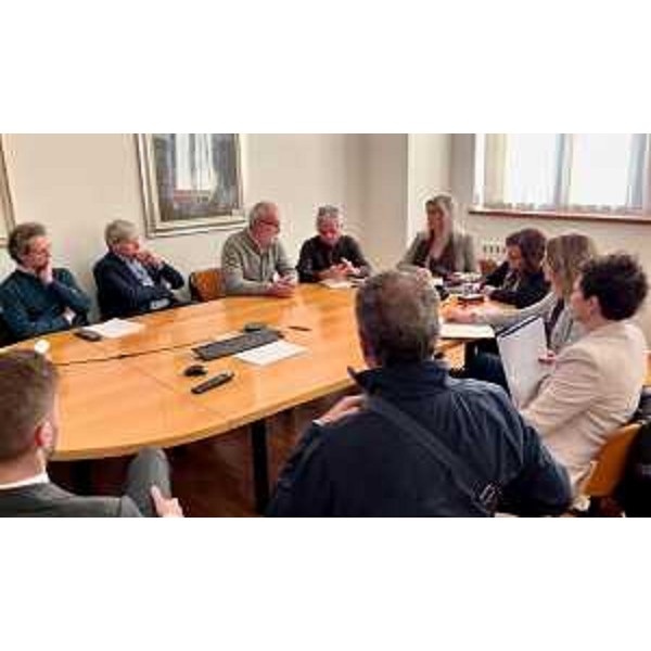 Una fase dell'incontro svoltosi oggi a Barcis per le problematiche lungo la strada regionale 251 - Una fase dell'incontro svoltosi oggi a Barcis per le problematiche lungo la strada regionale 251