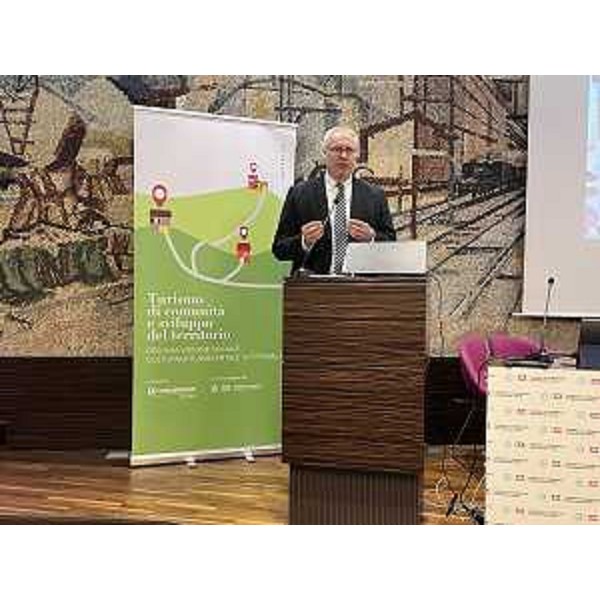 Il presidente Mauro Bordin porta i saluti del Consiglio regionale Fvg al convgno promosso da Confcooperative Alpe Adria "Tursimo di comunità e sviluppo del territorio" - Il presidente Mauro Bordin porta i saluti del Consiglio regionale Fvg al convgno promosso da Confcooperative Alpe Adria "Tursimo di comunità e sviluppo del territorio" 