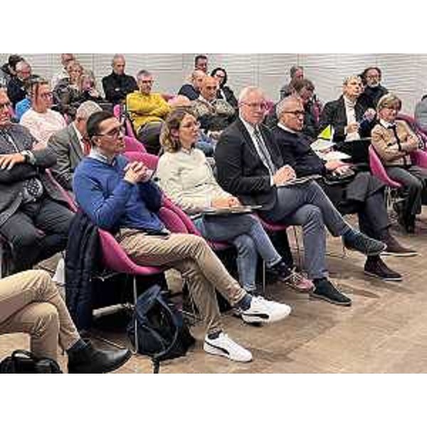 Il presidente del Cr Fvg, Mauro Bordin, assieme all'assessore Fvg al Turismo, Sergio Emidio Bini e all'assessore all'Ambiente del Comune di Udine, Eleonora Meloni - Il presidente del Cr Fvg, Mauro Bordin, assieme all'assessore Fvg al Turismo, Sergio Emidio Bini e all'assessore all'Ambiente del Comune di Udine, Eleonora Meloni