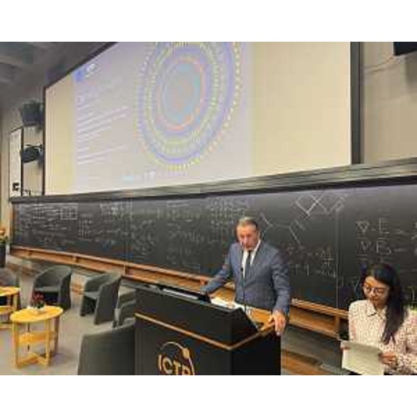 L'intervento dellassessore alla Difesa dellambiente, energia e sviluppo sostenibile Fabio Scoccimarro alla cerimonia per i 60 anni dellIstituto internazionale di fisica teorica Abdus Salam. - L'intervento dellassessore alla Difesa dellambiente, energia e sviluppo sostenibile Fabio Scoccimarro alla cerimonia per i 60 anni dellIstituto internazionale di fisica teorica Abdus Salam. 