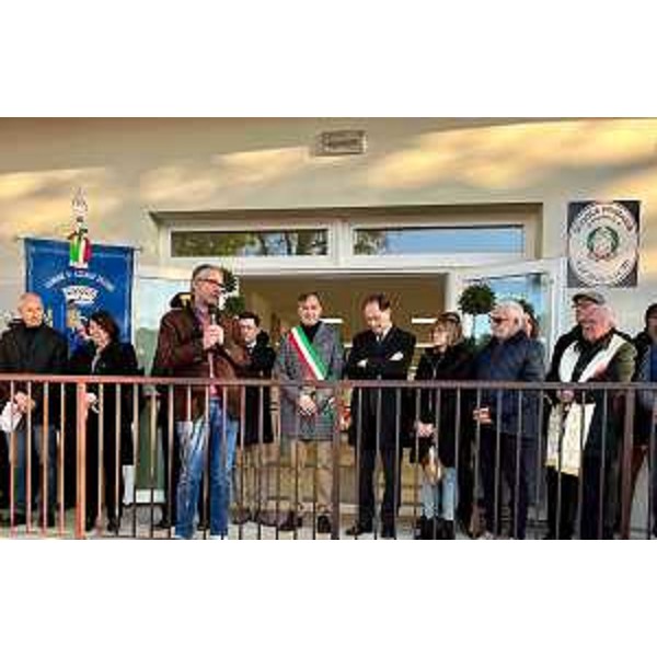 L'assessore Roberti all'inaugurazione della Scuola Nazario Sauro di Fagnigola di Azzano X. - L'assessore Roberti all'inaugurazione della Scuola Nazario Sauro di Fagnigola di Azzano X.