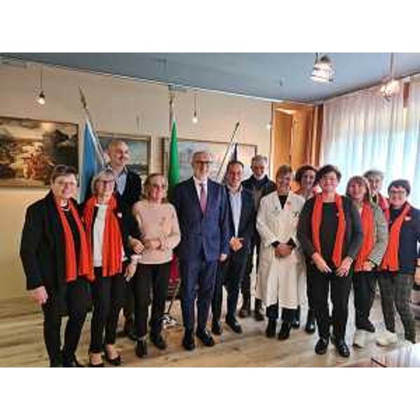 L'assessore Riccardi (al centro) con il direttore generale di Asufc Denis Caporale e una delegazione di Andos Codroipo - L'assessore Riccardi (al centro) con il direttore generale di Asufc Denis Caporale e una delegazione di Andos Codroipo